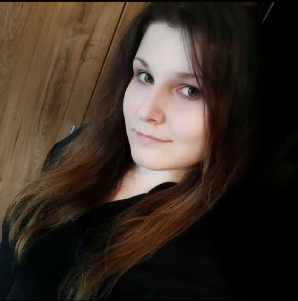 Denny - UX/UI Designer & Frontend
                                Develope